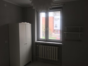 Pokój przed homestagingiem - zdjęcie od Dekwadra Homestaging Aranżacja Projektowanie Wnętrz Wrocław