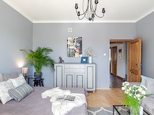 Home Staging mieszkania dwupokojowego (najem długoterminowy) - Sypialnia, styl tradycyjny - zdjęcie od Homestagerkawarszawa