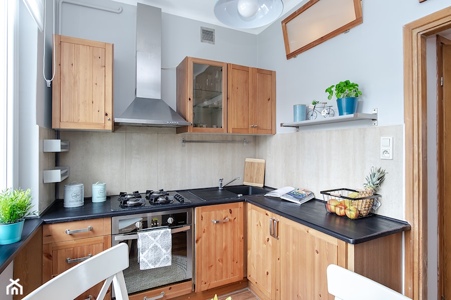 Home Staging mieszkania dwupokojowego (najem długoterminowy) - Kuchnia, styl tradycyjny - zdjęcie od Homestagerkawarszawa