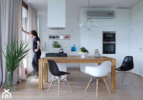 Ekopark - Średnia biała jadalnia w kuchni, styl nowoczesny - zdjęcie od ideArchitektura