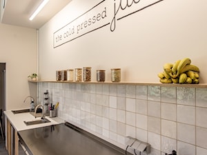 Kawiarnia The Cold Pressed Juices, Warszawa - Wnętrza publiczne - zdjęcie od Wnętrza Zewnętrza Studio