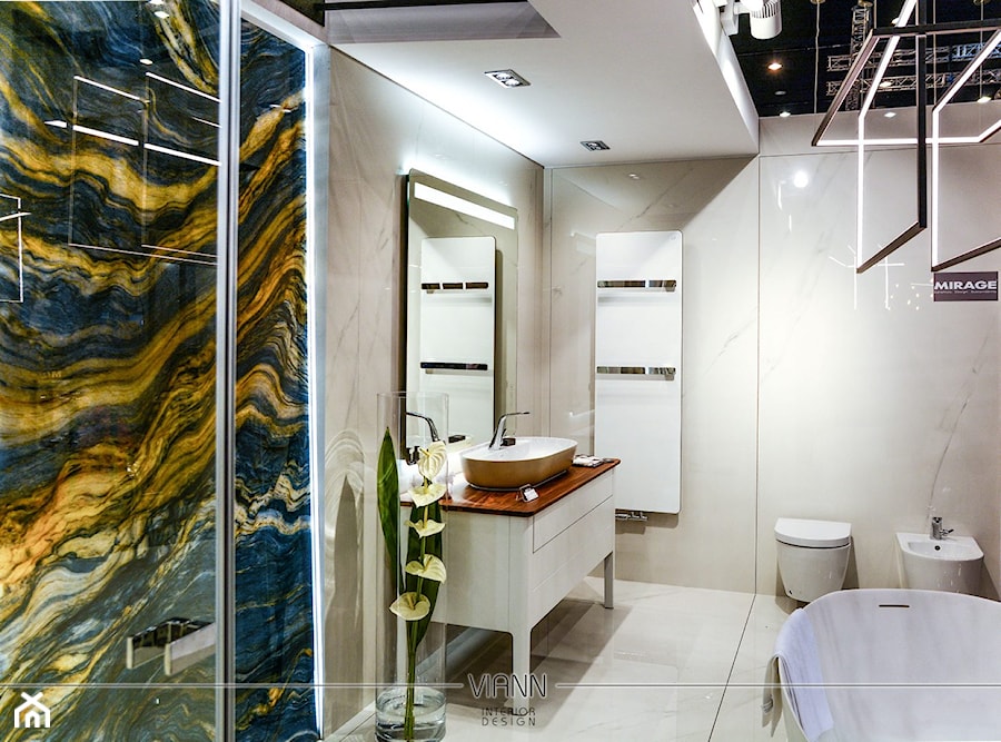 Elegancka łazienka dla Max - Fliz na 4 Design Days 2018 - zdjęcie od VIANN Interior Design