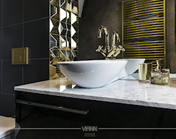 Czerń i złoto w męskiej łazience - Katowice, zdjęcie - zdjęcie od VIANN Interior Design - Homebook