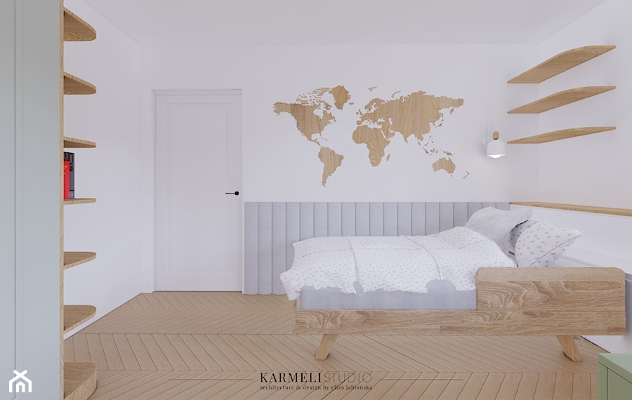 Sypialnia dla dwóch dziewczynek z mapą na ścianie - zdjęcie od Karmeli Studio