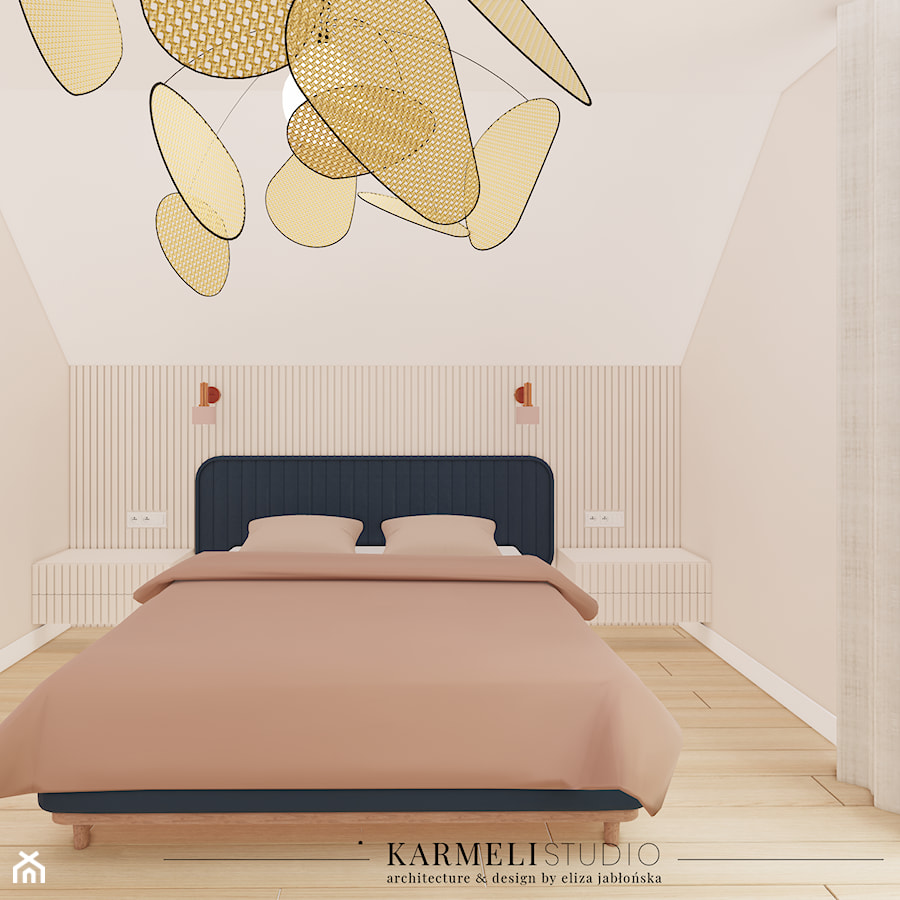 Sypialnia Master ze ścianą z lameli i rattanowym żyrandolem - zdjęcie od Karmeli Studio