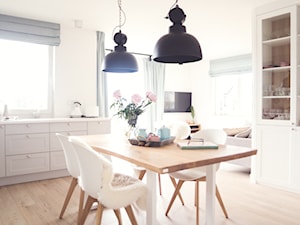 Gdynia Chwarzno - Średnia biała jadalnia w salonie w kuchni, styl skandynawski - zdjęcie od MEBLOŚCIANKA STUDIO