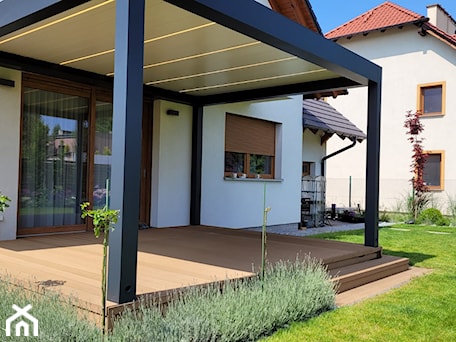 Aranżacje wnętrz - Taras: Pergola aluminiowa - Rolety Krajewski. Przeglądaj, dodawaj i zapisuj najlepsze zdjęcia, pomysły i inspiracje designerskie. W bazie mamy już prawie milion fotografii!