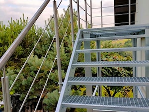 Schody systemowe, zewnętrzne, ażurowe, krata wema - zdjęcie od reedo schodydesign