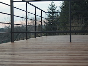 Taras i balkon drzewo modrzew syberyjski - Taras, styl skandynawski - zdjęcie od Drewno Dla Domu