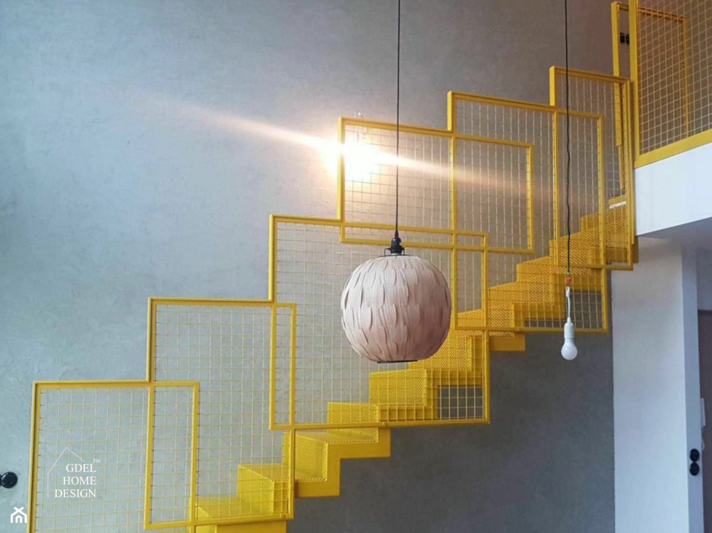 Metalowe schody z balustradą - zdjęcie od GDEL Home Design - Homebook