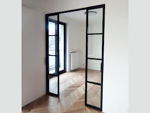 Drzwi szklane loftowe: Przejrzystość i styl. - zdjęcie od GDEL Home Design