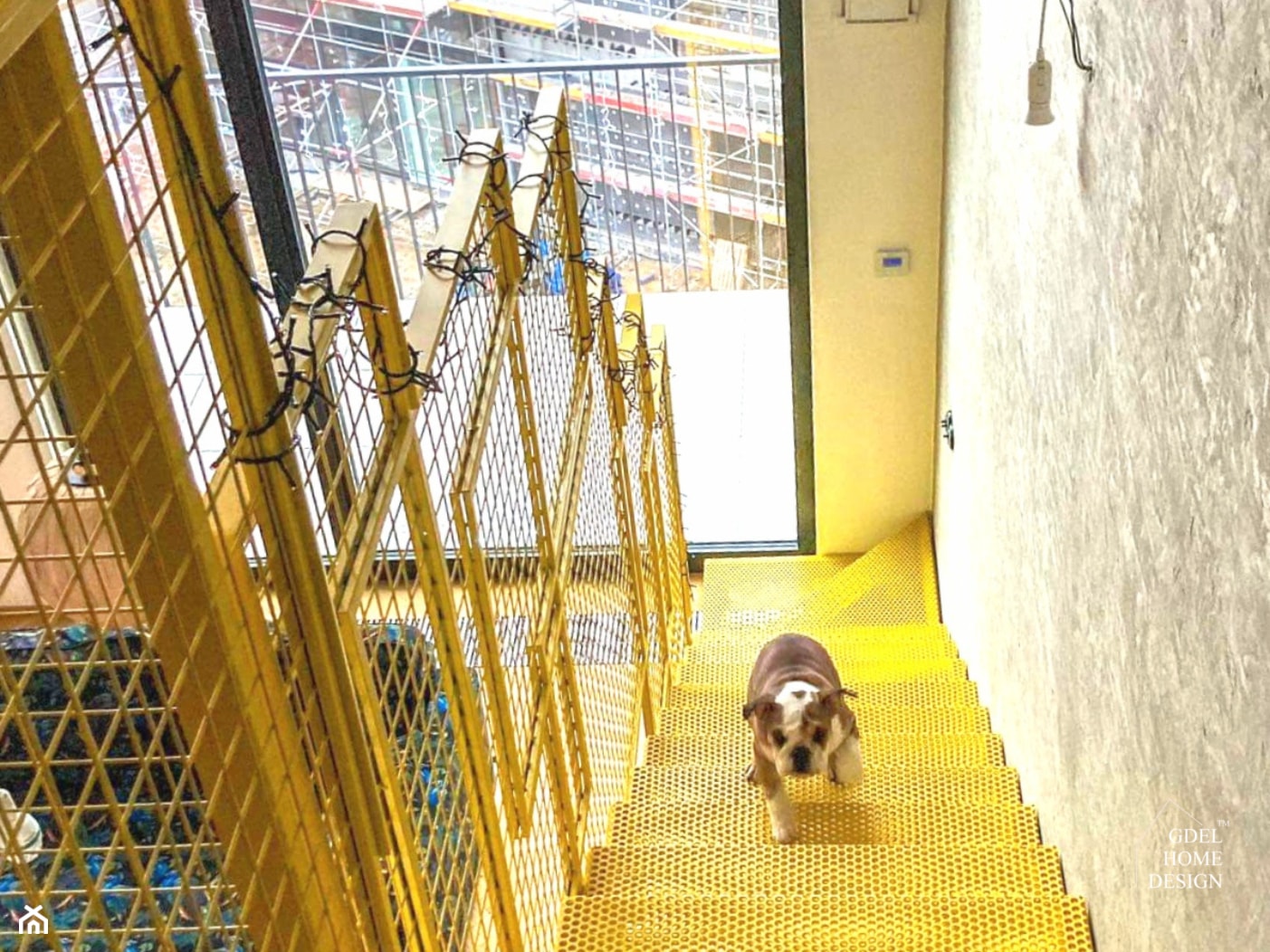 Żółte schody metalowe - zdjęcie od GDEL Home Design - Homebook