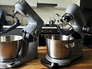 Najlepszy robot planetarny z wagą? Testujemy roboty Kenwood Titanium Chef Baker XL KVL85.594SI i Bosch MUM9BX5S65