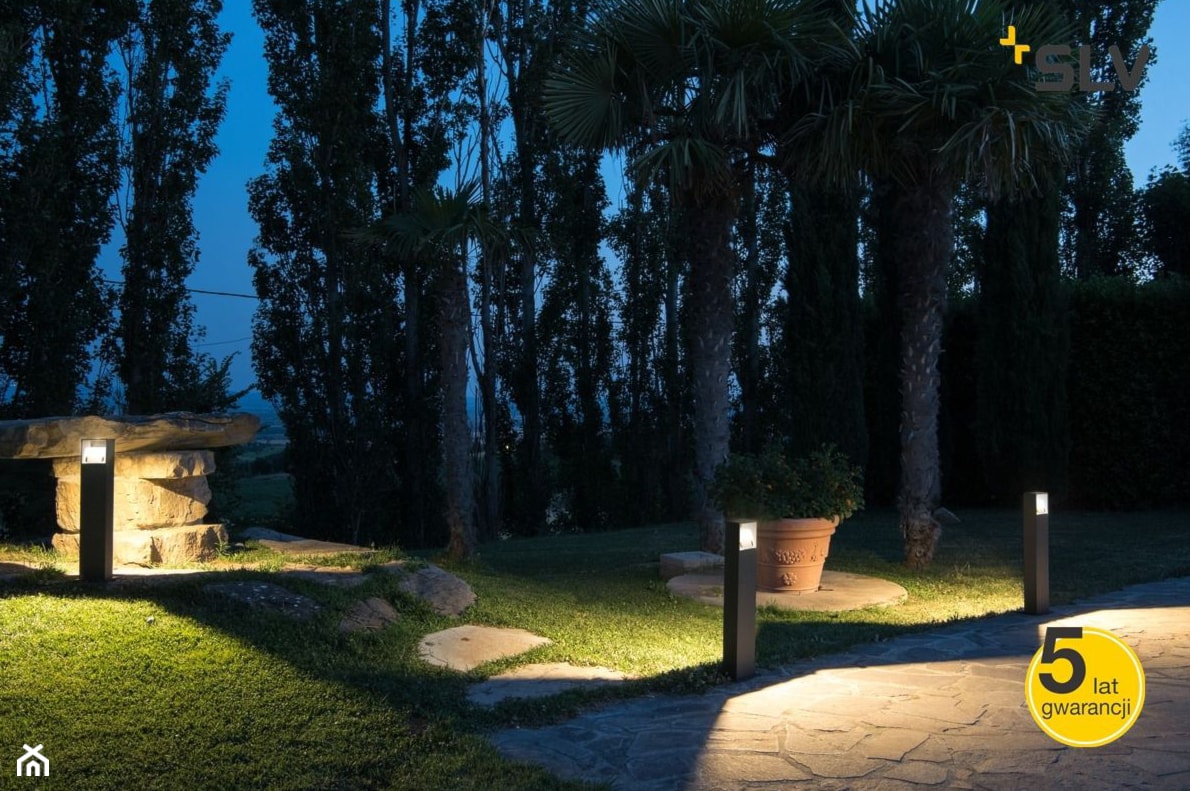 Słupki ogrodowe L_Line by SLV Spotline - nowoczesny sposób oświetlenia ścieżek w ogrodzie - zdjęcie od Lampy Spotline - nowoczesne oświetlenie domu, ogrodu i firmy - Homebook