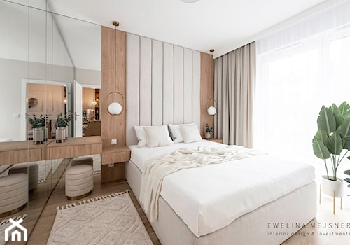 MODERN & TENDER - Duża biała z panelami tapicerowanymi sypialnia z garderobą, styl nowoczesny - zdjęcie od contact@ewelinamejsner.com
