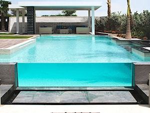 Okno basenowe, okno basenowe z przelewem wody, infinity pool - zdjęcie od H2O Projects