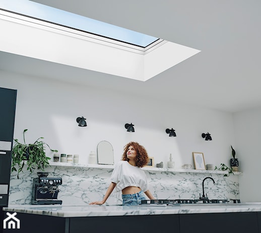 Okna do dachów płaskich – jak wybrać najlepsze? Sprawdź i wpuść więcej światła do swojego domu