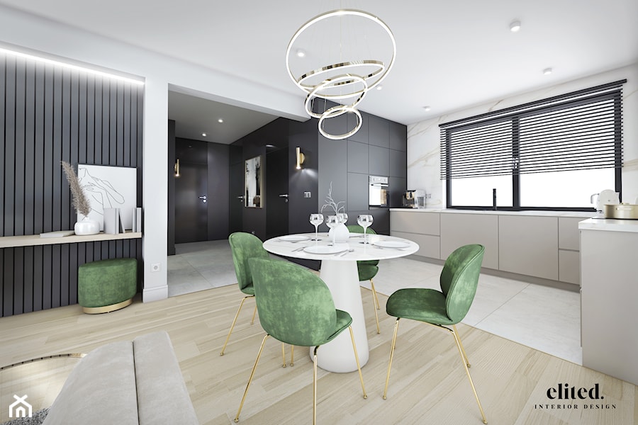 Jadalnia z zielonymi krzesłami z widokiem na aneks kuchenny - zdjęcie od Elited Interior Design