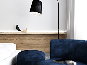 Willa na Kaszubach - Mała biała sypialnia, styl skandynawski - zdjęcie od ANIEA
