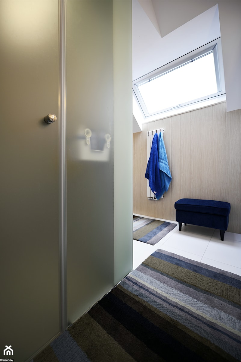 Remont łazienki małym kosztem - Łazienka, styl skandynawski - zdjęcie od ANIEA