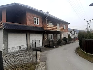 Widok domu w stanie obecnym - zdjęcie od vizqstudio