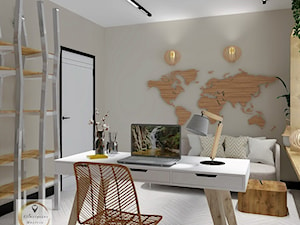 Domowe biuro z drewnianymi dodatkami - zdjęcie od Studio Projektowe Klimatyczne Wnętrza