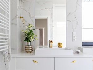Łazienka w stylu Glamour - zdjęcie od Emmi Kuchnie i Wnętrza