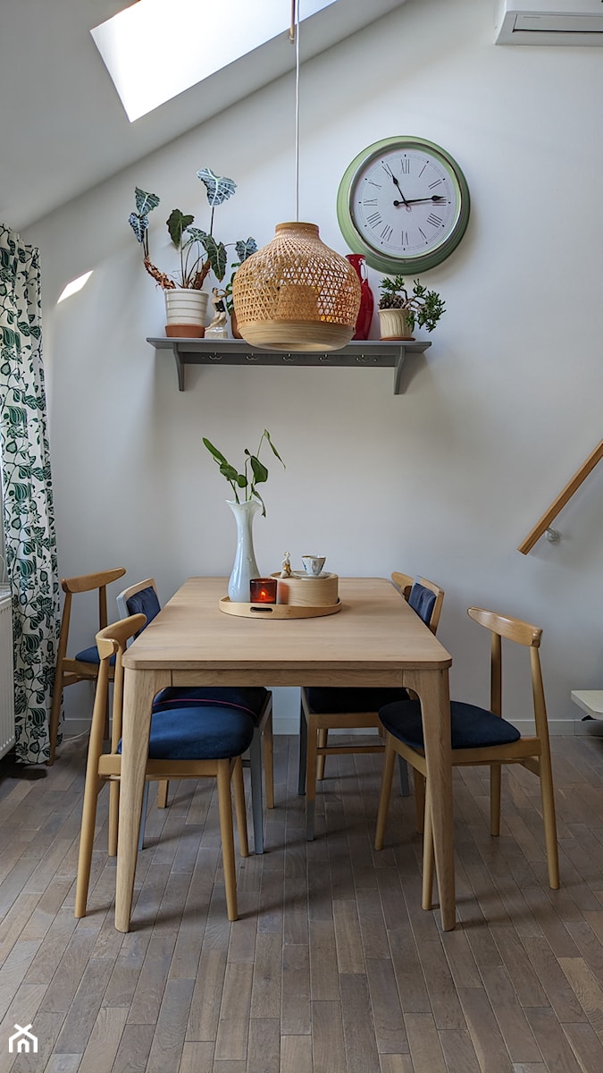 Mieszkanie z antresolą - Jadalnia, styl skandynawski - zdjęcie od GOGA studio