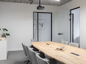 Wyjątkowy projekt przestrzeni biurowej od Darii Przewłóckiej Wnętrza - Biuro - zdjęcie od INKADR Natalia Kaczmarek