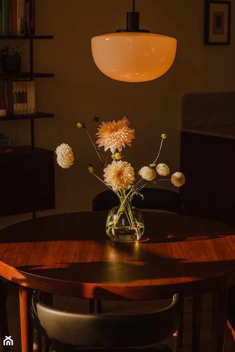 Mieszkanie przepełnione światłem - Jadalnia, styl skandynawski - zdjęcie od LBWA