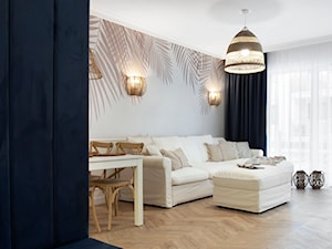Salon w apartamencie wakacyjnym w Gdyni-Oksywiu - zdjęcie od MPROJEKT MILENA BARANOWSKA-PALIWODA