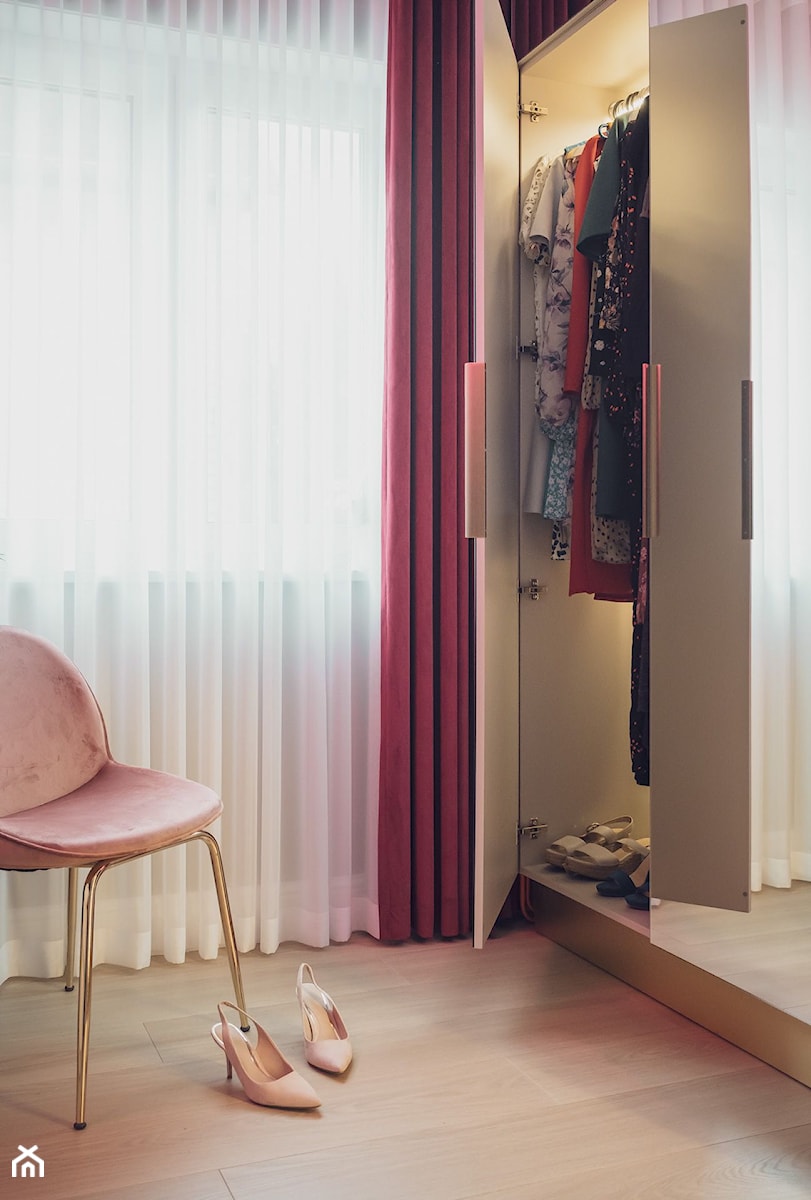 Kobiece mieszkanie - Garderoba, styl nowoczesny - zdjęcie od Plasun Kuchnie i Wnętrza