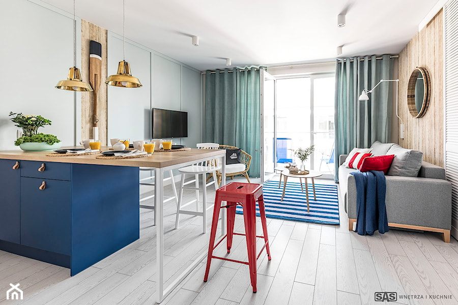 Mieszkanie z widokiem na morze - Średni szary salon z jadalnią, styl skandynawski - zdjęcie od SAS Wnętrza i Kuchnie