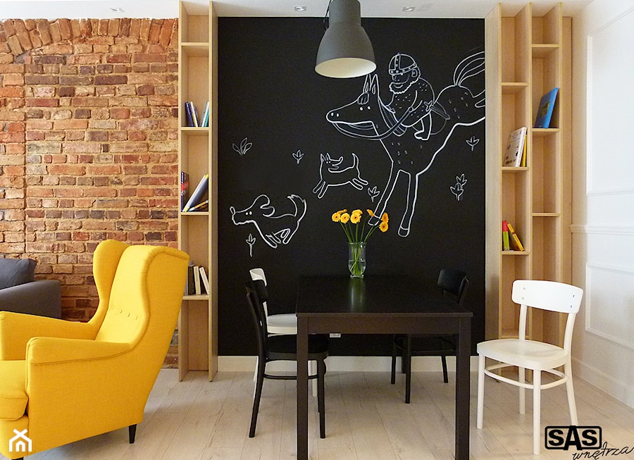 Projekt mieszkania na wynajem w Zielonej Górze - Średnia brązowa czarna jadalnia w salonie, styl skandynawski - zdjęcie od SAS Wnętrza i Kuchnie