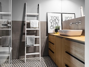 Drabina na ręczniki – wieszak i ozdoba łazienki w jednym! Jaką wybrać?