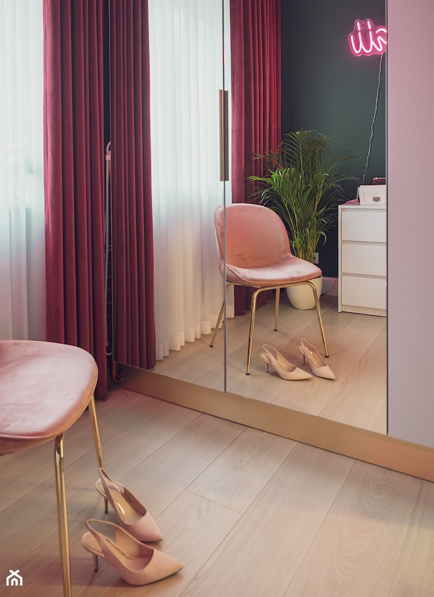 Kobiece mieszkanie - Garderoba, styl nowoczesny - zdjęcie od Plasun Kuchnie i Wnętrza