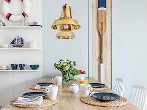 Mieszkanie z widokiem na morze - Średnia otwarta z salonem biała kuchnia, styl skandynawski - zdjęcie od Plasun Kuchnie i Wnętrza
