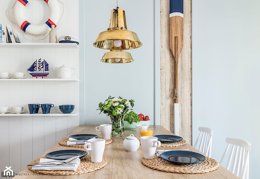 Mieszkanie z widokiem na morze - Średnia otwarta z salonem biała kuchnia, styl skandynawski - zdjęcie od Plasun Kuchnie i Wnętrza
