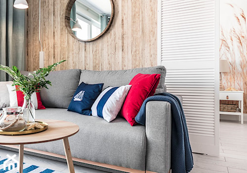 Mieszkanie z widokiem na morze - Mały salon, styl skandynawski - zdjęcie od Plasun Kuchnie i Wnętrza