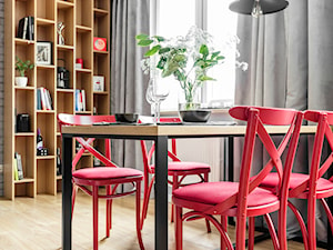 Mieszkanie z czerwonym akcentem - konkurs - Średnia jadalnia w salonie, styl industrialny - zdjęcie od SAS Wnętrza i Kuchnie