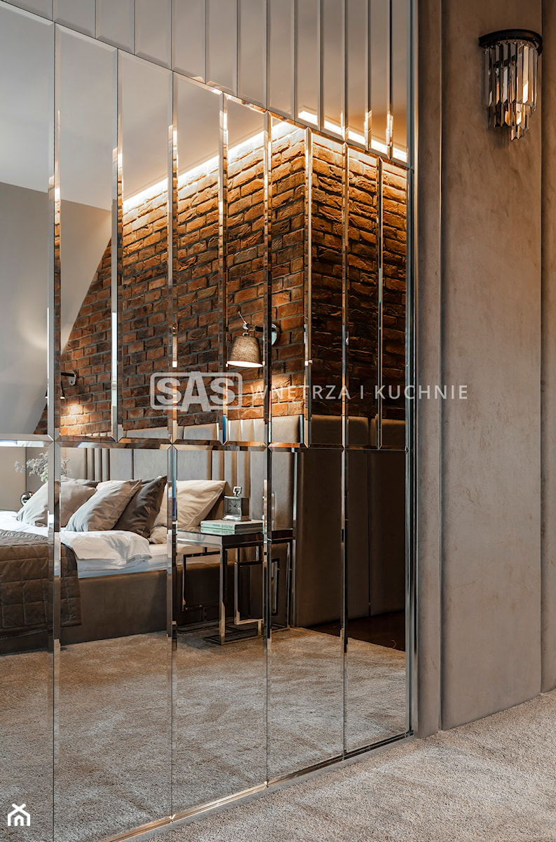 Dom w klasycznym stylu - Średnia szara sypialnia na poddaszu - zdjęcie od SAS Wnętrza i Kuchnie