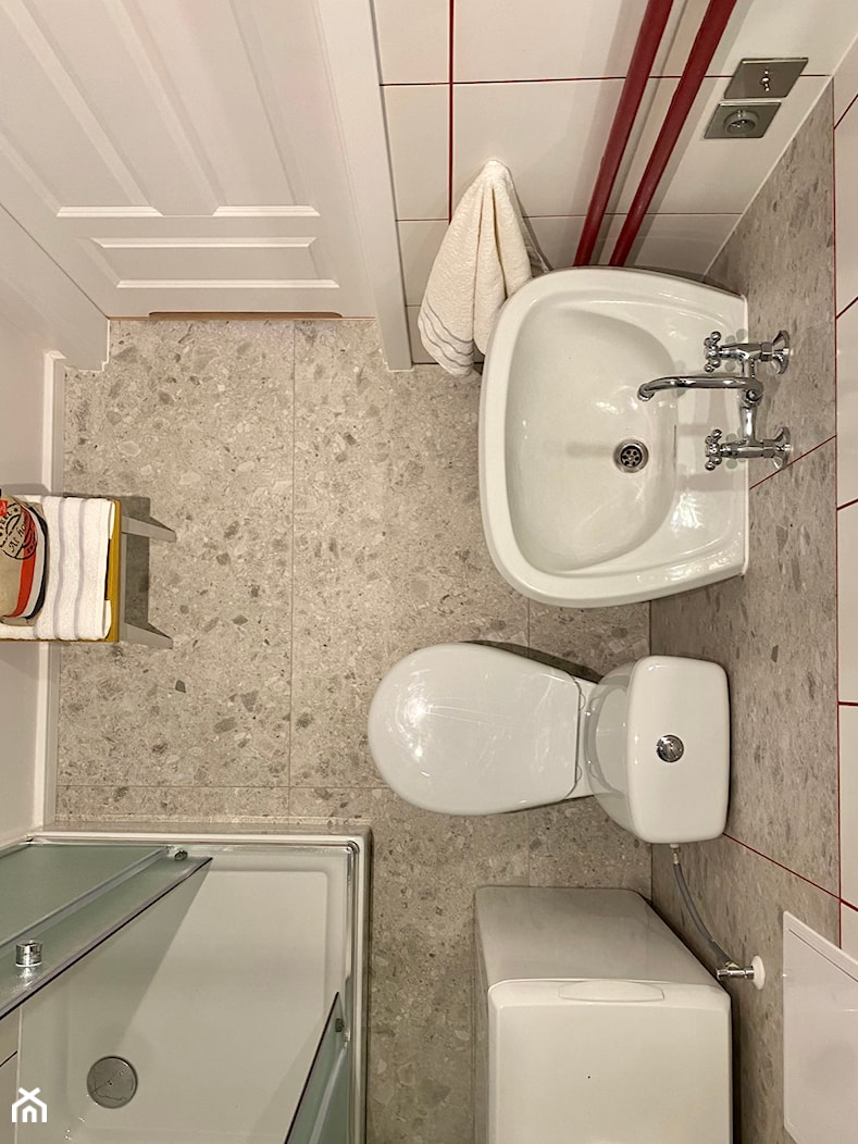 Mała łazienka - zdjęcie od DECORNELIA HOME STAGING PROJEKTOWANIE WNĘTRZ POZNAŃ Kornelia Crosio-Szwankowska - Homebook