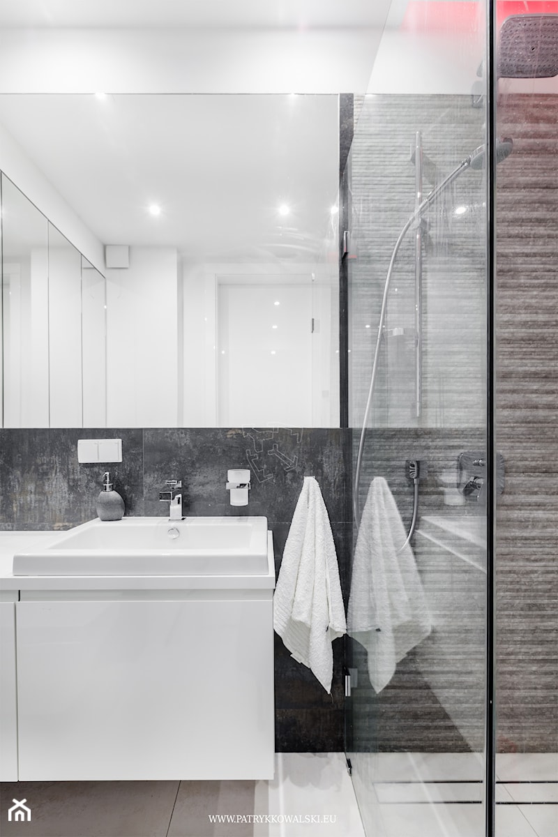 Al. Rzeczpospolitej - Mała bez okna łazienka, styl nowoczesny - zdjęcie od Patryk Kowalski Design