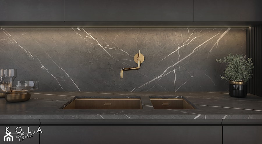 Złota bateria kuchenna Omnires - złoto i ciemny marmur - zdjęcie od KOLA Studio Wizualizacje Architektoniczne