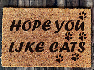 ,,Hope you like cats" Wycieraczka kokosowa - zdjęcie od GravStyle