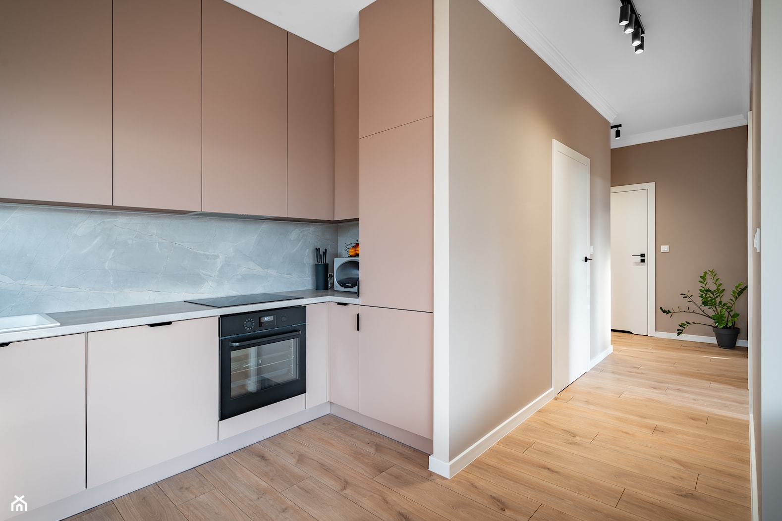Apartament na sprzedaż - Kuchnia, styl nowoczesny - zdjęcie od Foto Studio Wrzosy - Homebook