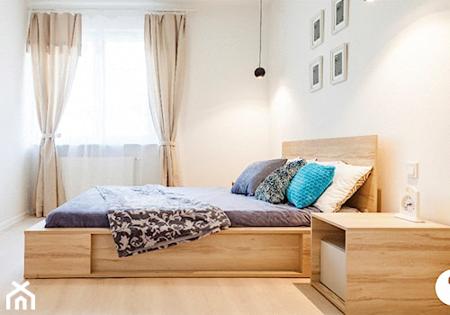 stylowe zakrzywienia - Średnia biała sypialnia - zdjęcie od Urządzamy Pod Klucz