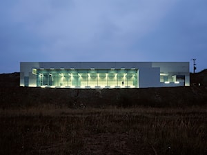 Pawilon Paleontologiczny w Krasiejowie k. Opola - widok z przodu.fot. Daniel Rumiancew. - zdjęcie od GOCZOŁOWIE ARCHITEKCI STUDIO AUTORSKIE