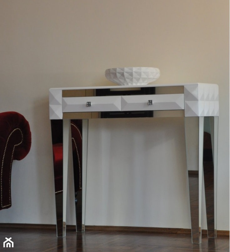 Nowoczesna komoda z dwiema szufladami lustrzane nogi. - zdjęcie od Acoco Design - Homebook