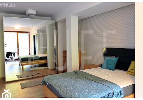 GDYNIA KACK_mieszkanie na wynajem - Średnia beżowa biała z biurkiem sypialnia, styl skandynawski - zdjęcie od PUFF